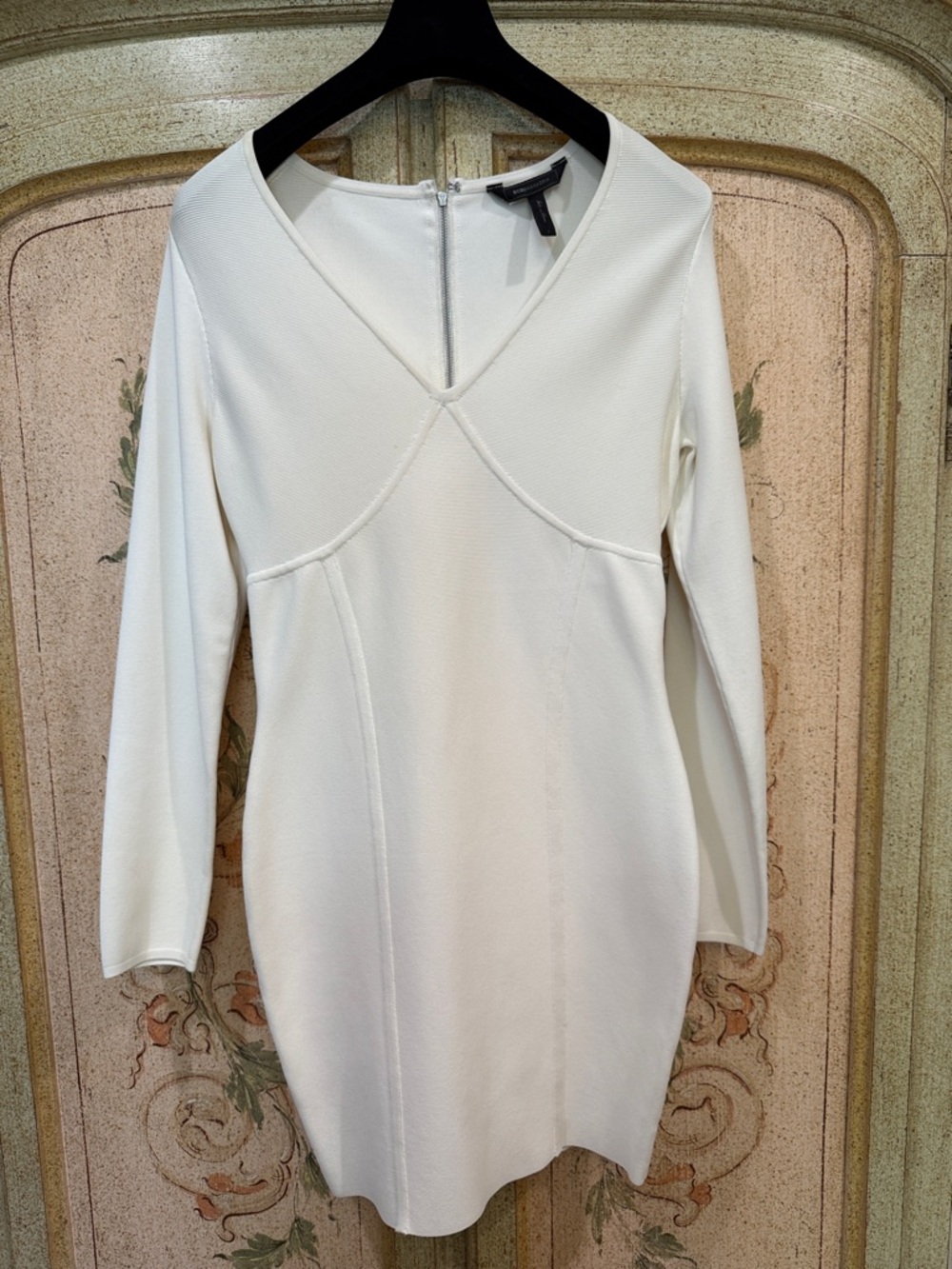 BCBGMaxAzria Cream Long-Sleeve V-Neck bodycon with bandage style vibe Dress